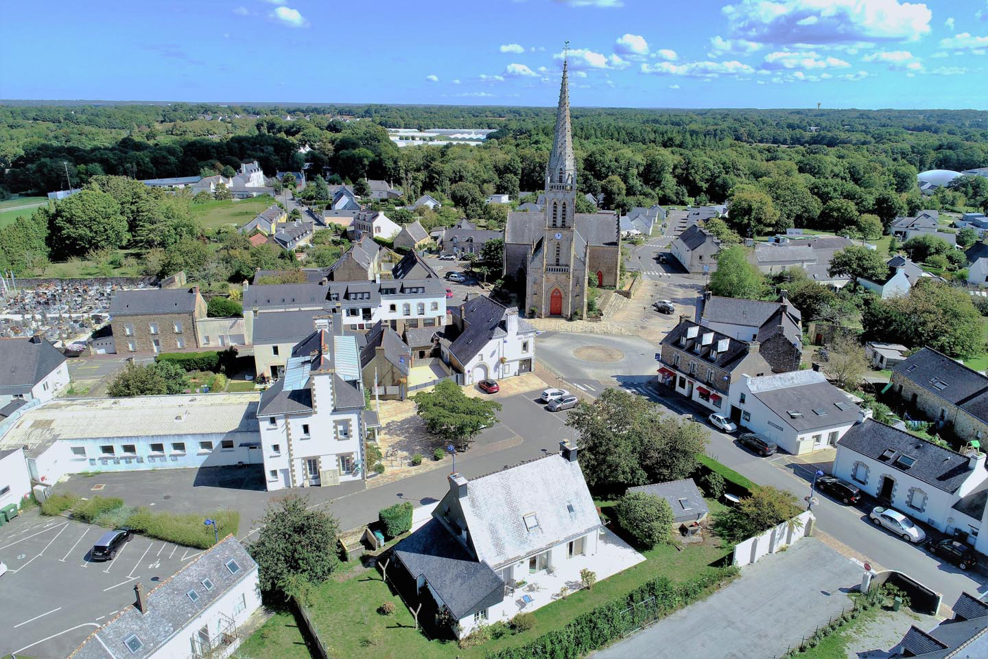 Ville de Pluneret, près des gîtes La Villeneuve Morbihan, Bretagne
